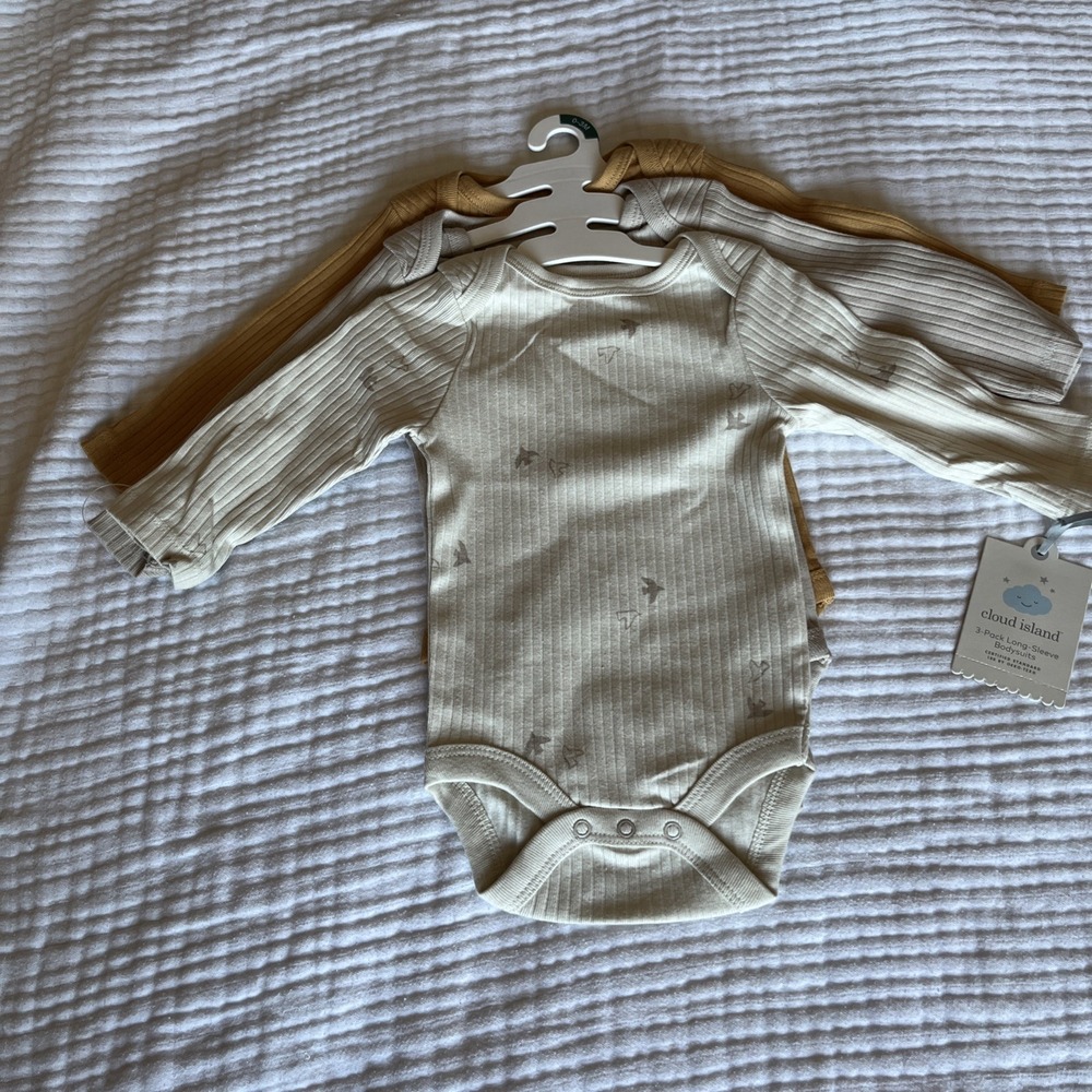 Newborn Island Cloud Long 0-3 Months‎   3 snaps 0-3 month 2/ 3 packs Neutral Clr